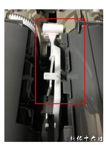 （红黄墨粉瓶锁定开关错位状态）.jpg
